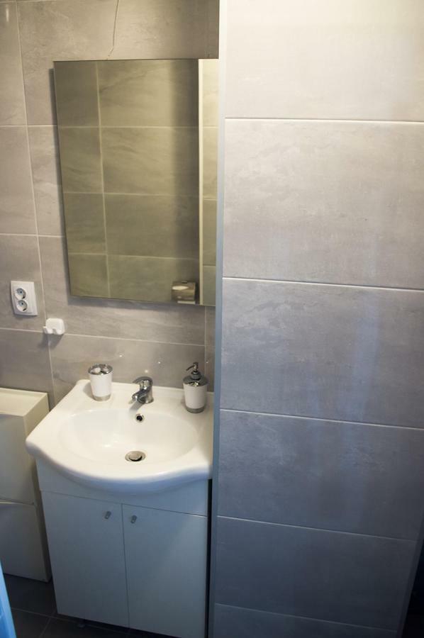 Meridian Apartment , 300M To Bus Terminal, Fast Wifi & Airport Transf 萨格勒布 外观 照片