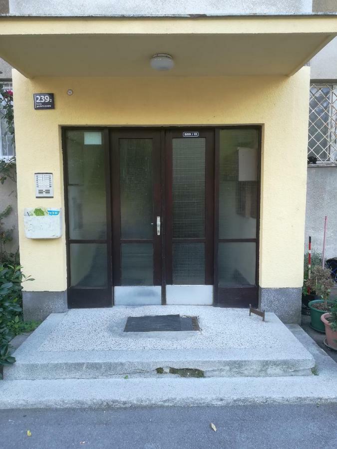 Meridian Apartment , 300M To Bus Terminal, Fast Wifi & Airport Transf 萨格勒布 外观 照片